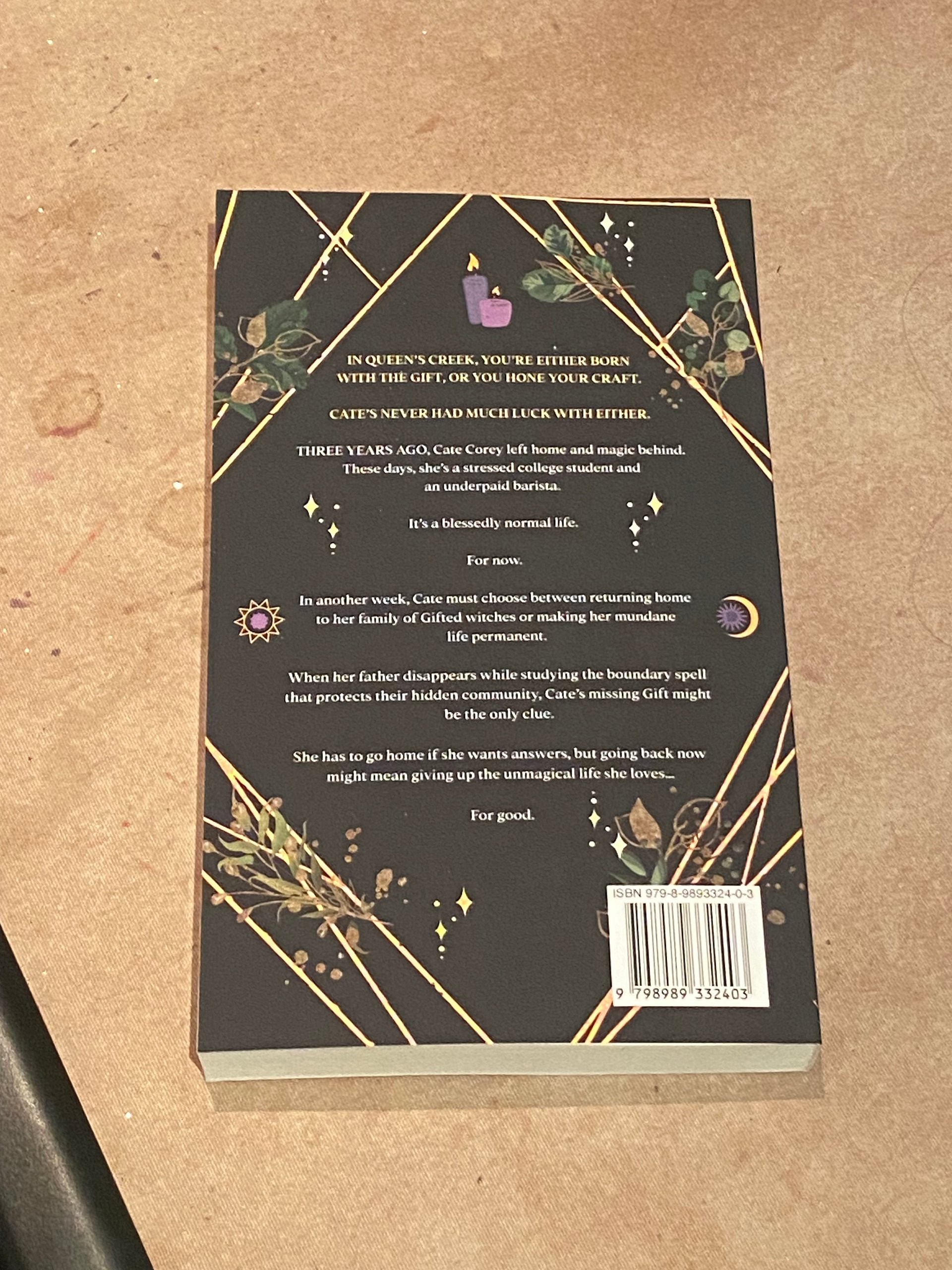 Unmagical: a witchy mystery (signed) product image (3)