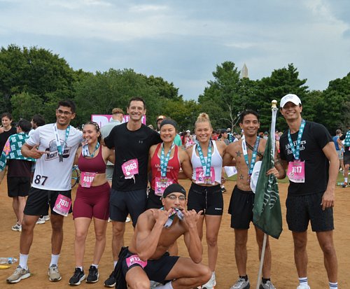 AHRC takes on the DC Half! Congrats to all our runners who participated! You all absolutely crushed it! 🏃‍♀️🏃‍♂️ 

@dchalfmar...