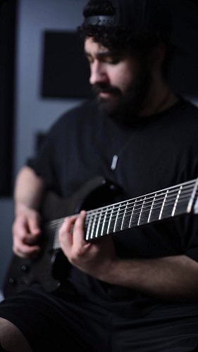 R I F F 
Taking the new @wavemindnl BassSuite Distant for a spin in this mix 
#metal #8string #guitar