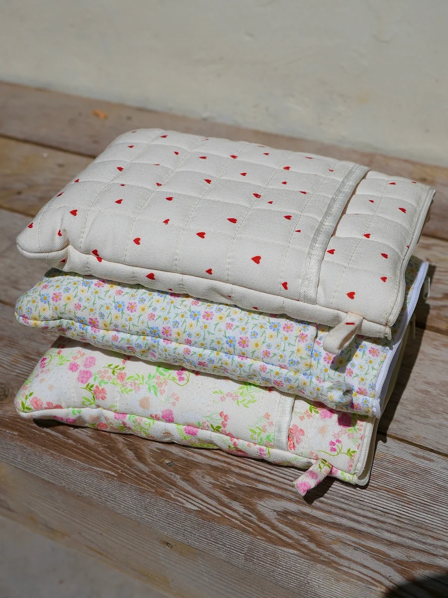 The Faye Booksleeve product image (6)