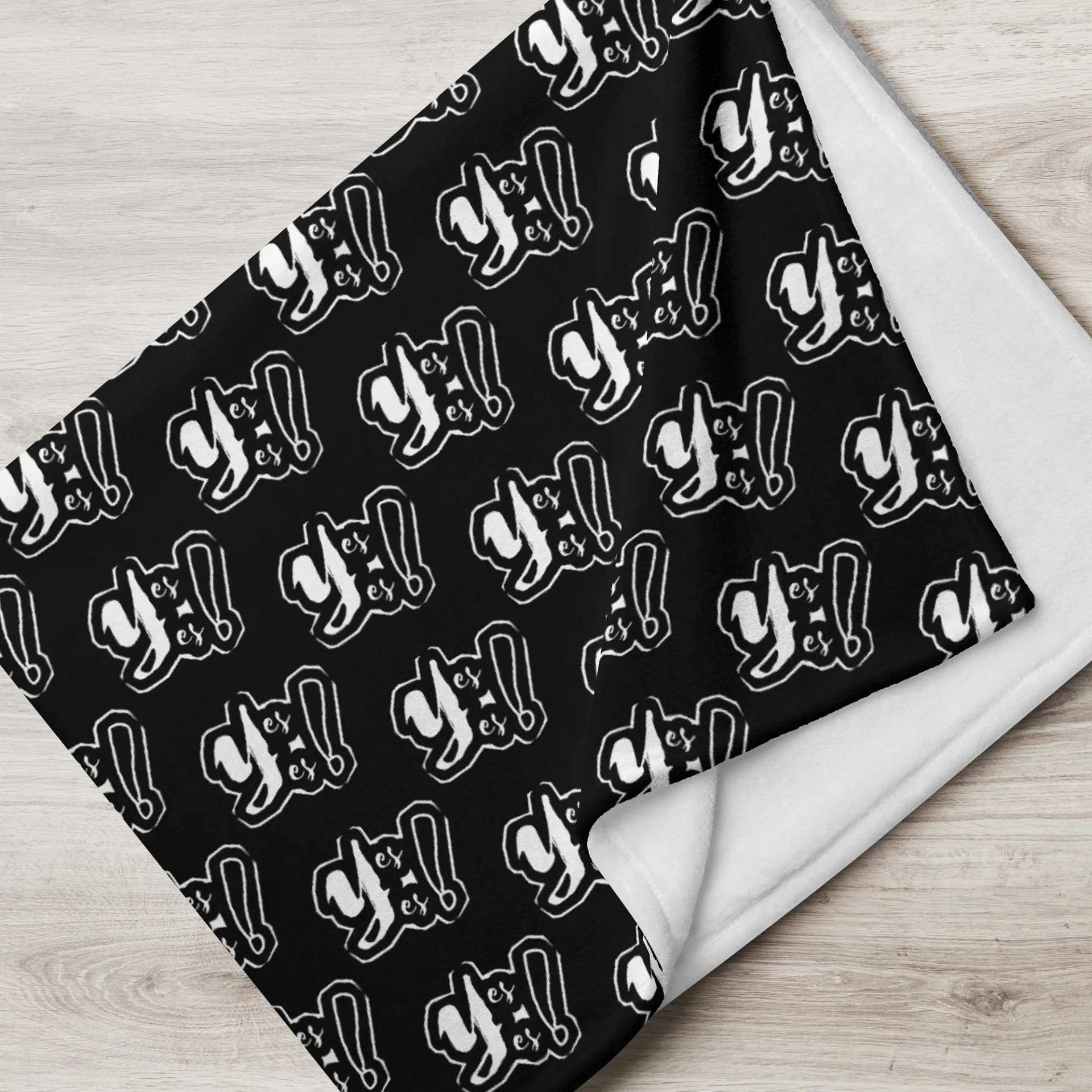 YesYes Alt. Throw Blanket product image (2)