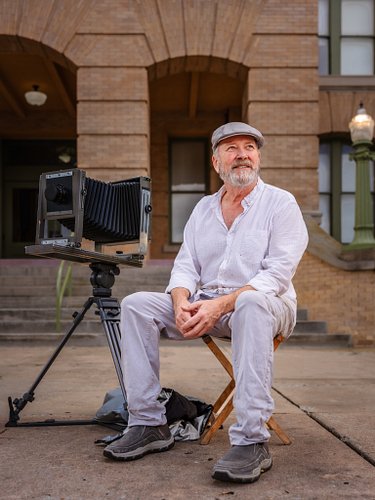 An early morning around the square seeing familiar faces. Always neat seeing @tomcavness around photographing the town. Tom w...