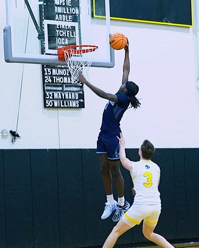 @tyeirre_m_3 was one of the hardest players to stop from getting a bucket. Elite scorer and finisher at the rim 🔥