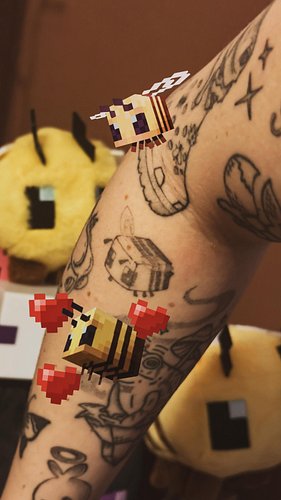 Mind the bees! 🐝

They are cute, unless you anger them!

#minecraft #meme #gaming #trending #fyp