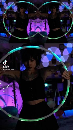 Go with the flow 🖤 

Hoop from @hyperionhoop 

#flowarts #hulahoop #hyperionhoop #twitch #twitchstreamer #visualasmr