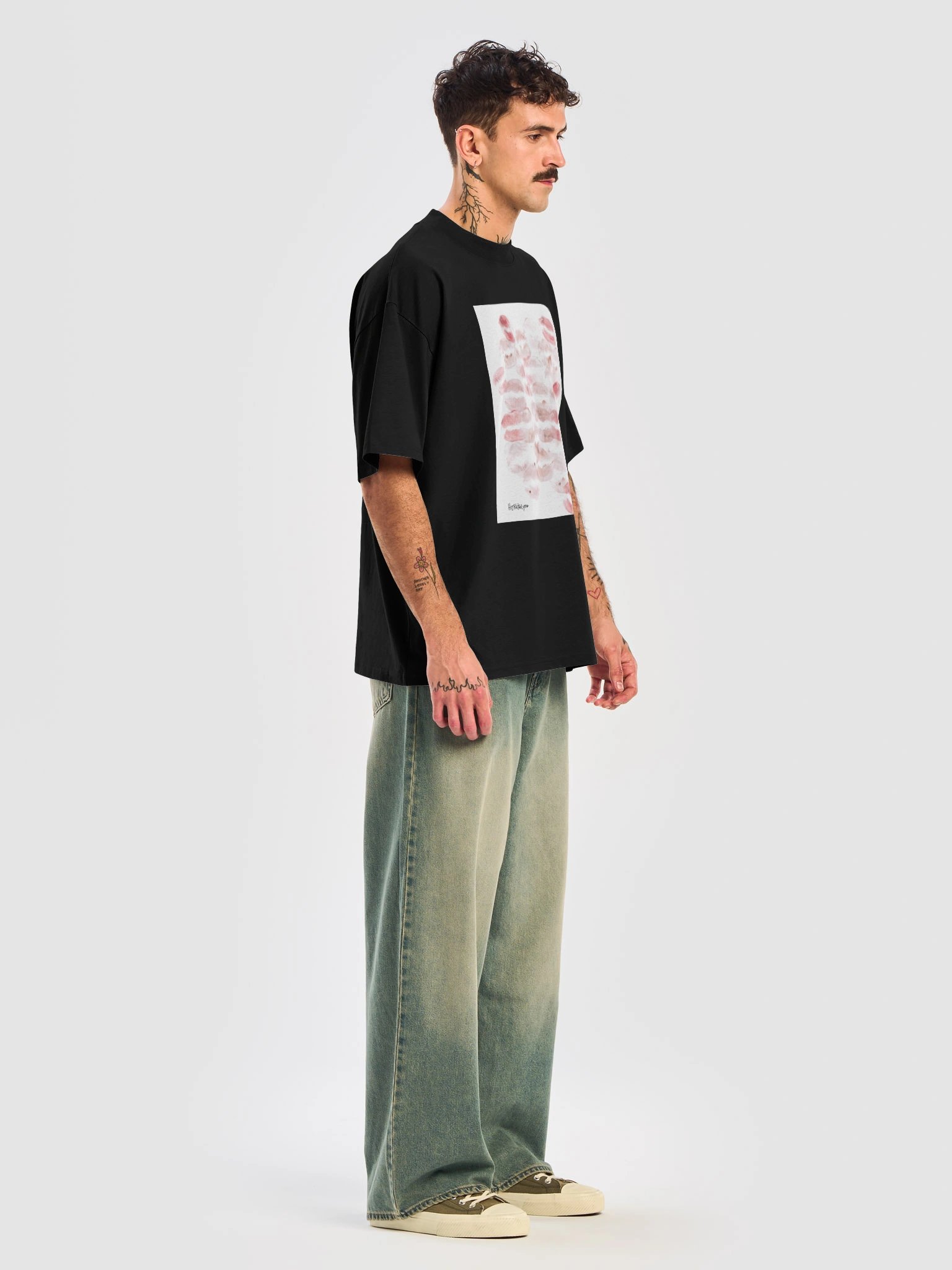 Hijkatelyn Real Kiss Mark Scatter Oversized Tee product image (7)