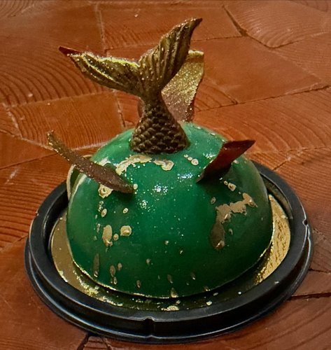 Me: do you want cake?
Wife: hold my latte…