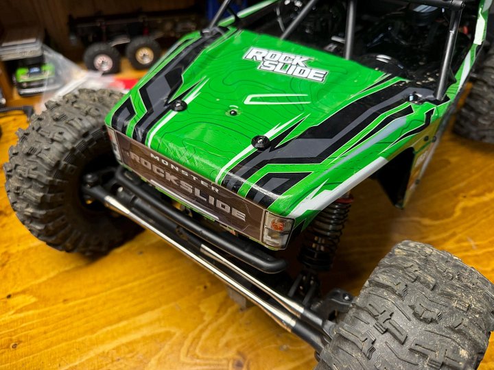 Yikong Rockslide YK4061 Front Body Pin Mod product image (1)