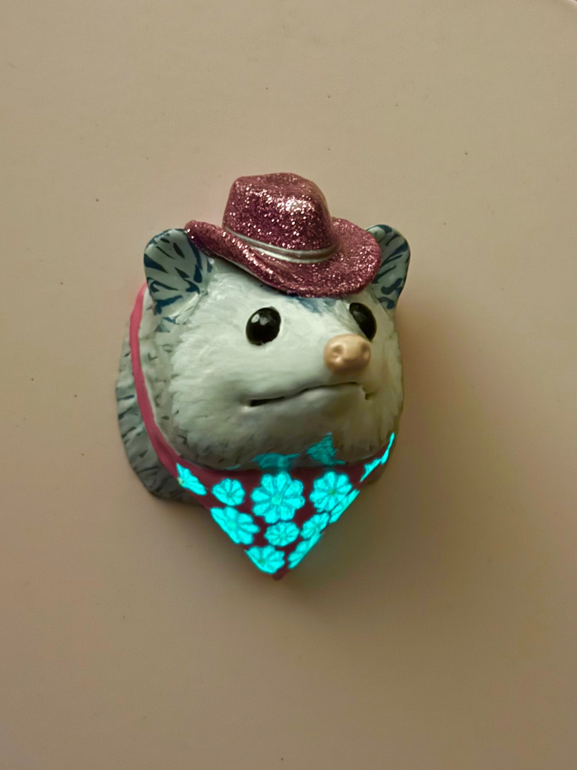 Hand-Painted Possum Magnet (Pink) product image (4)