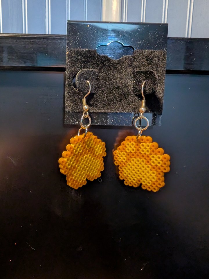 Paw Earring product image (1)