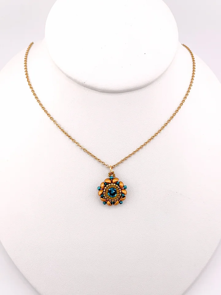 Lakeside Tea Beaded Crystal Pendant Necklace product image (1)