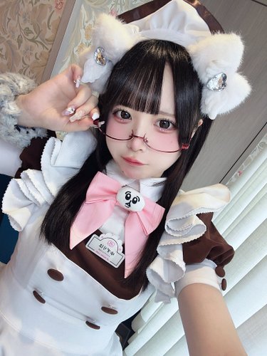 もちもちらんどから到着🍡✨
メイド【ゆずりは】をご紹介💗

たくさんの萌えと笑顔を届けるために
お給仕がんばり中です💭

Meet Yuzuriha 🍡
A soft little bundle of smiles.

気になったらチェック👀

‎:...