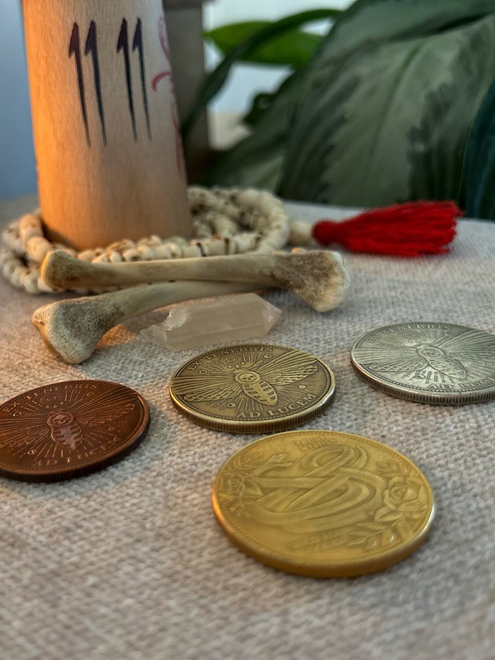 EX TENEBRIS Gold Talisman product image (2)