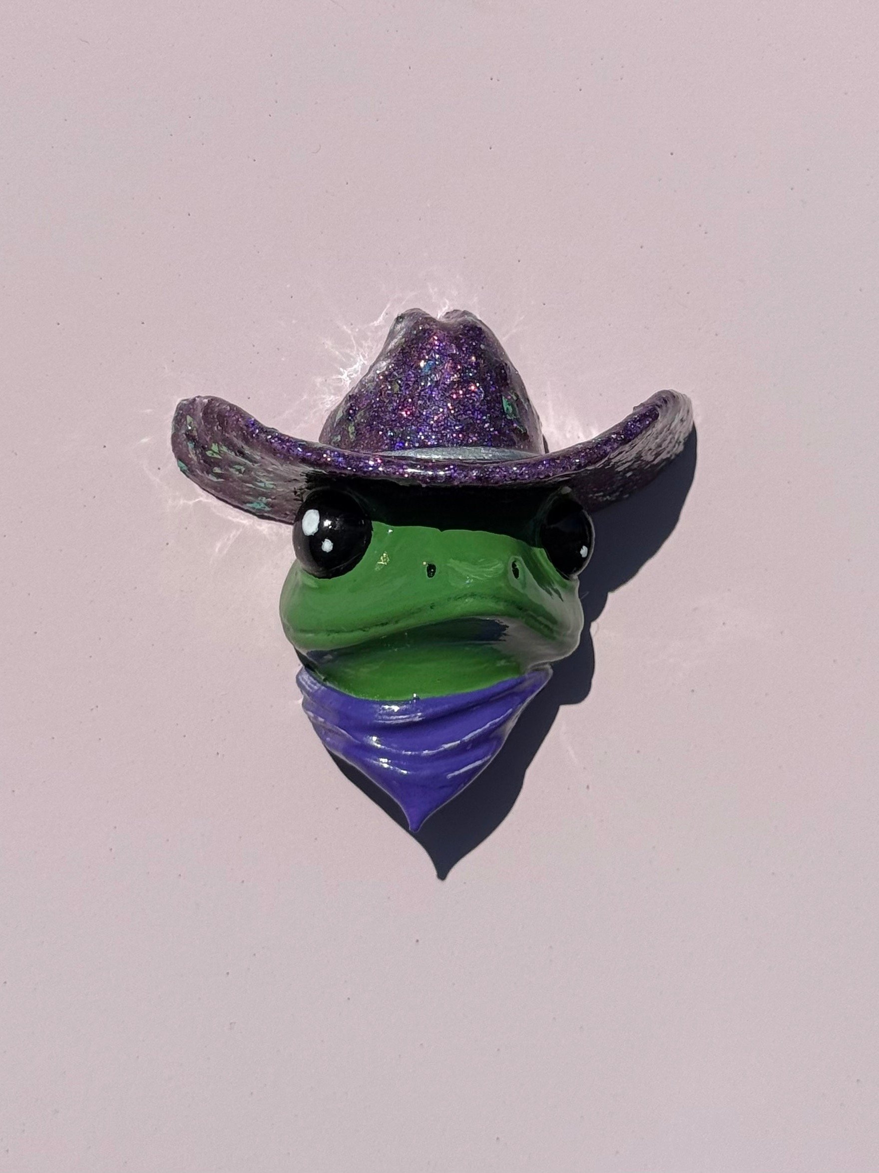 Hand-Painted Frog Magnet (Purple) product image (1)
