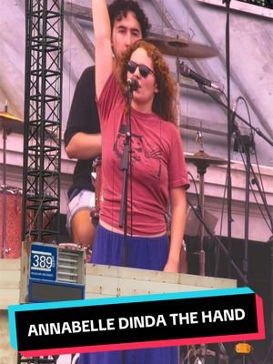 Noah is definitely exempt 😅 Annabelle is a rockstar 🤘 #annabelledinda #noahkahan #thegreatdivide #thehand #concerts 