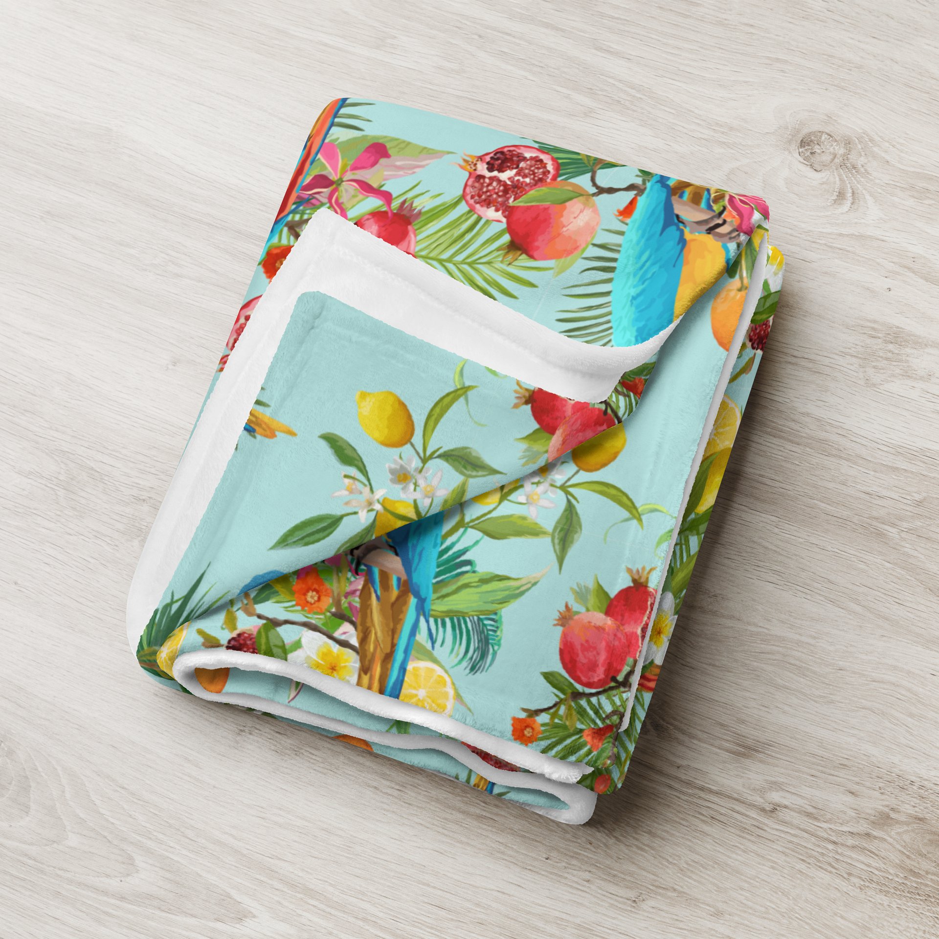Comfortable Warm Throw Blanket with Bold Tropical Print product image (3)