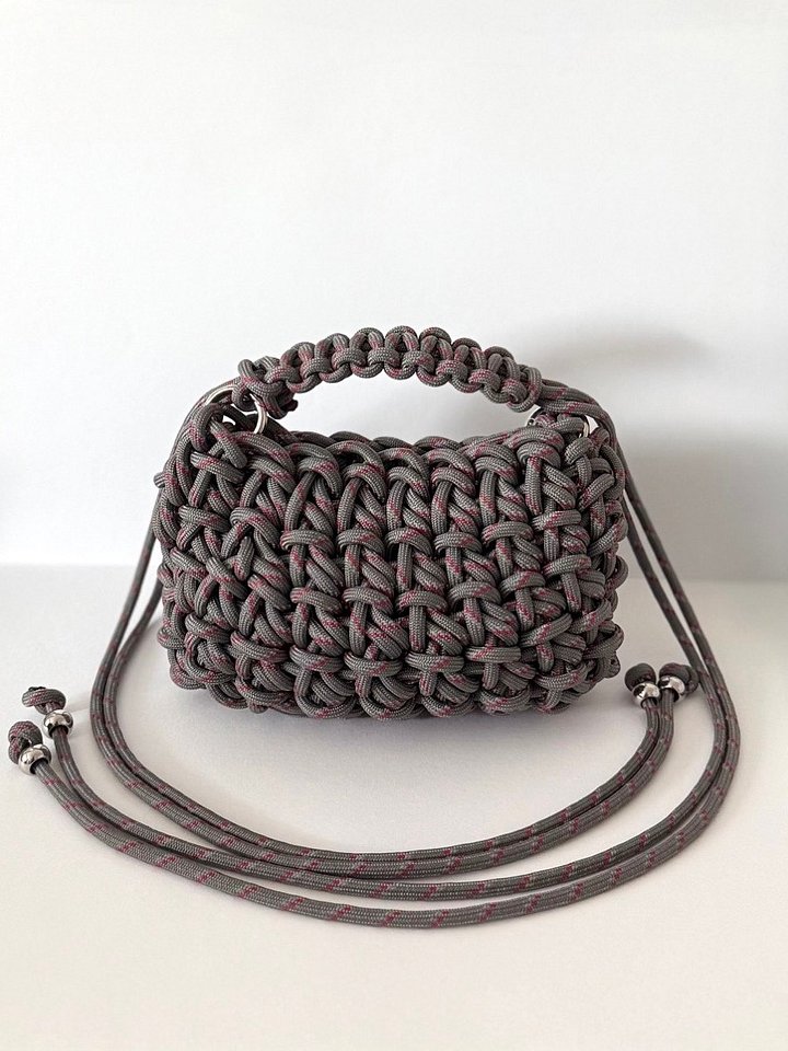 EMAN | The Easy Slouch Bag in Grey product image (1)