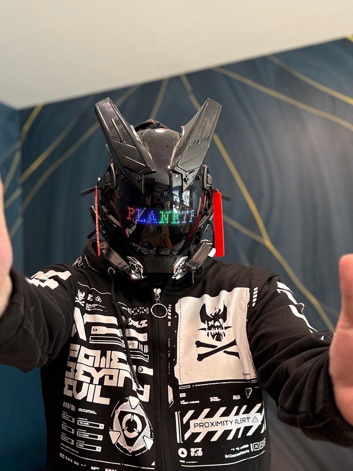 Cyberpunk helmet with LED product image (2)