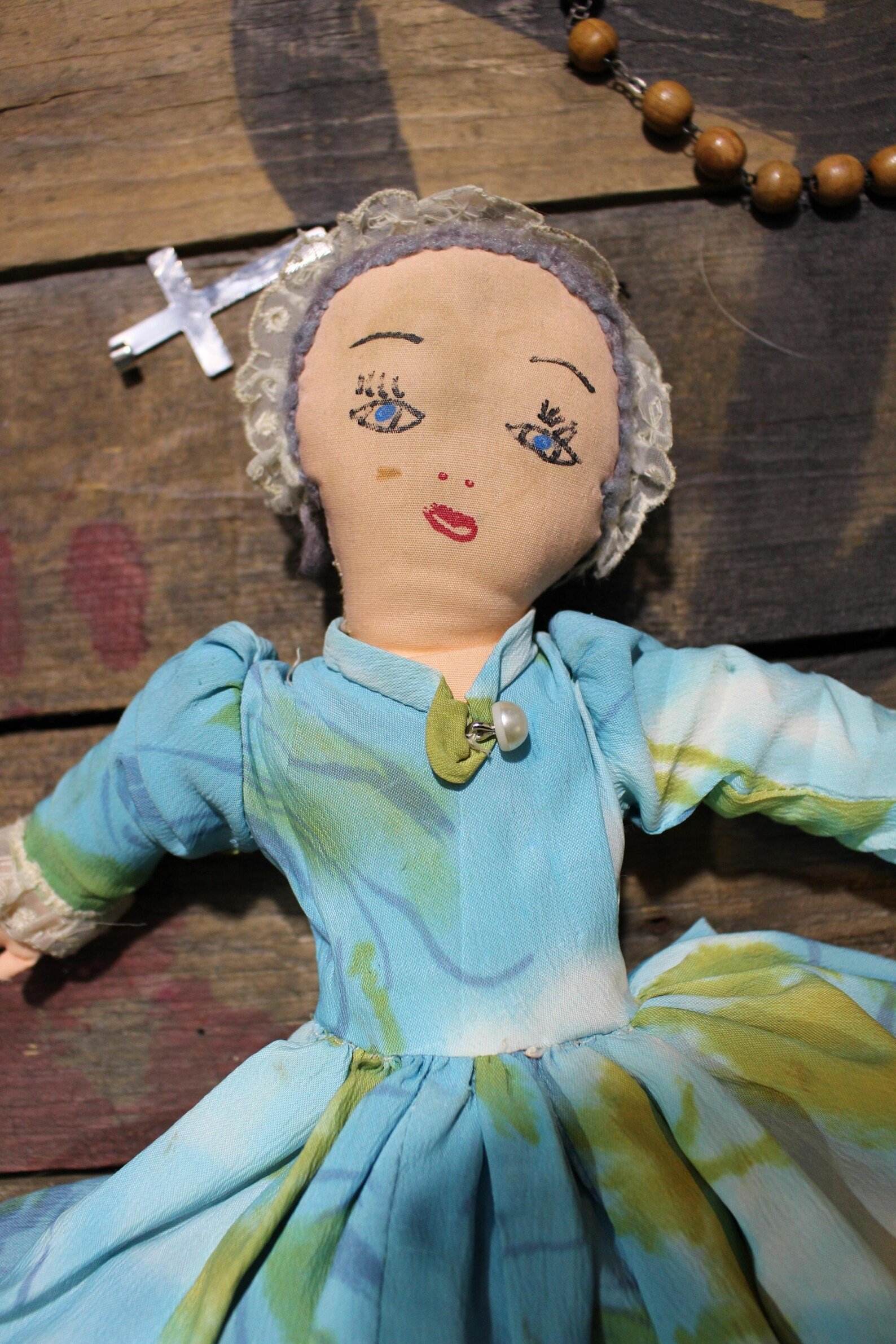 Artifact No.16 - Creepy Topsy Turvy Red Riding Hood Doll product image (6)