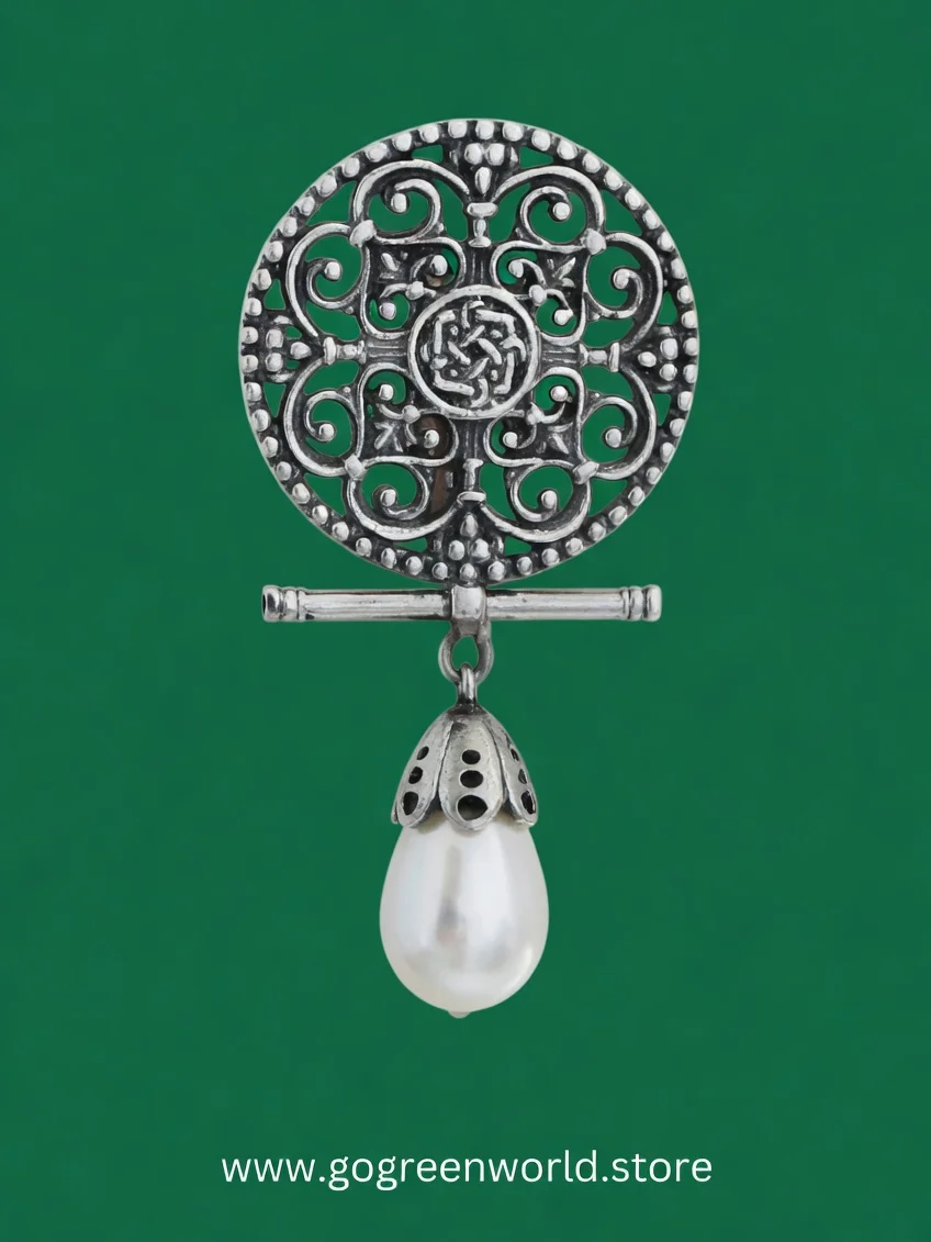 Cilicia Pearl Drop Earrings product image (1)