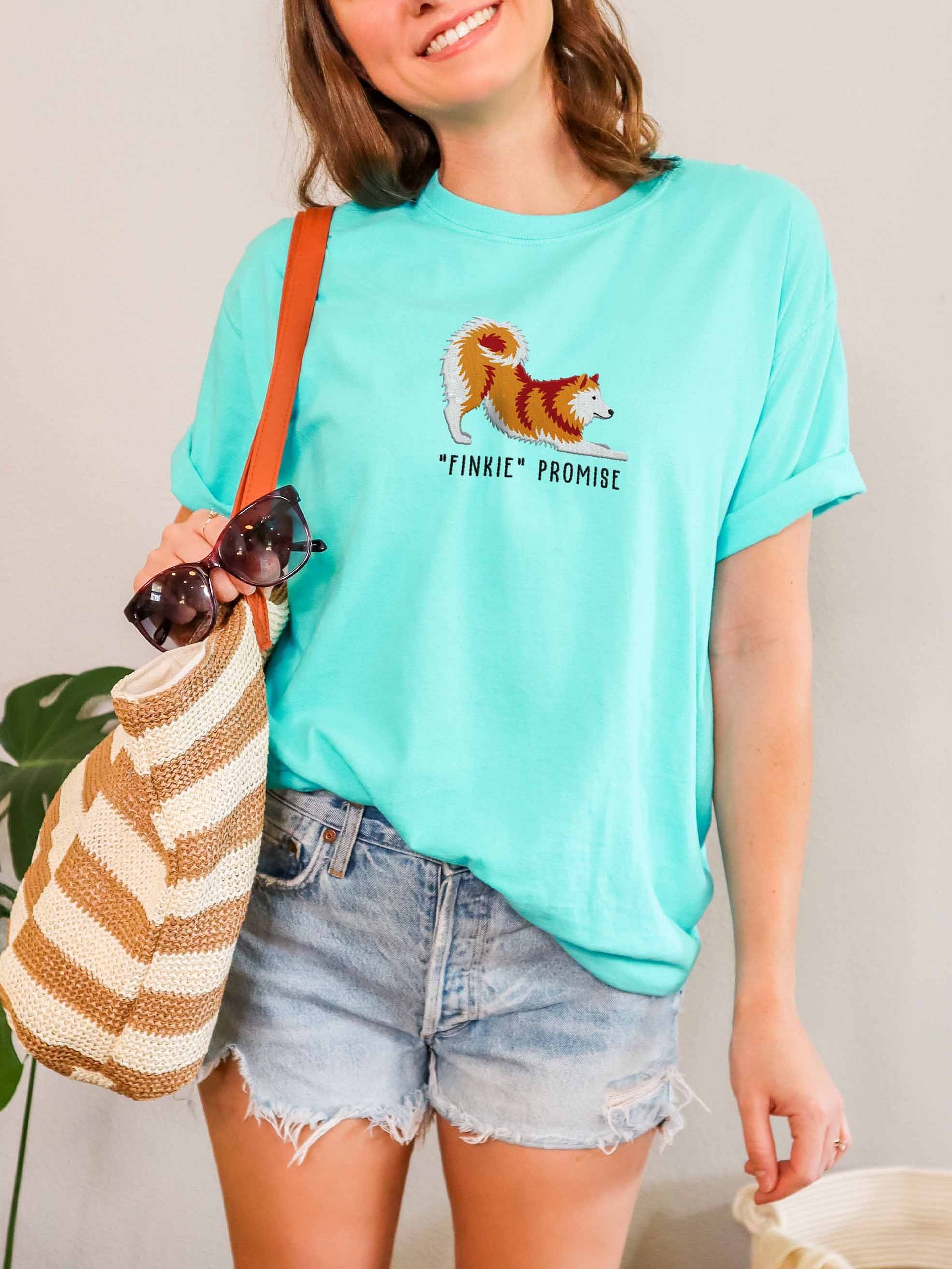 Finkie Promise T-Shirt(Embroidered) of a Finnish Spitz(Gold) product image (2)