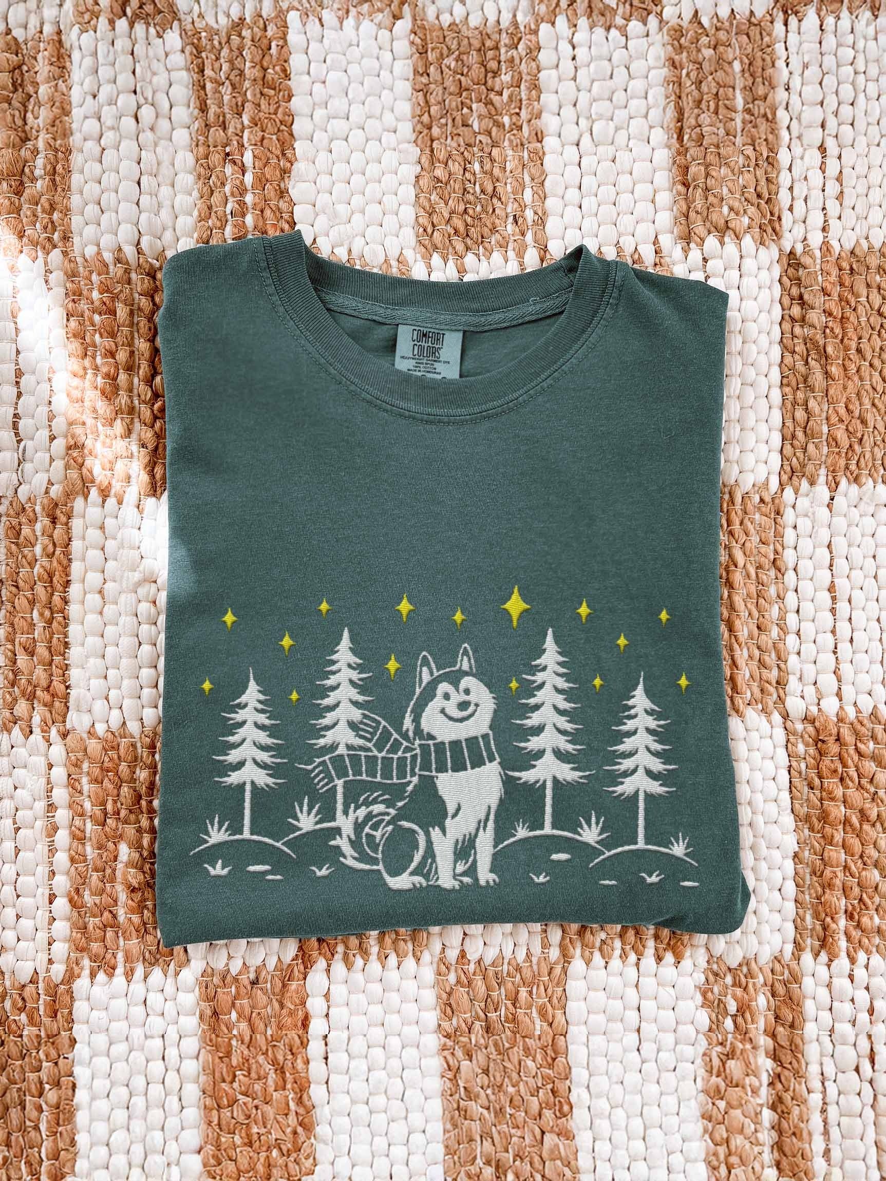 Siberian Husky Winter/Christmas Line Art Design Embroidered T-Shirt product image (1)