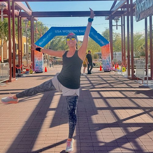 @runlikeagirlarizona @usawomenshalfmarathon must-haves
- the best cheerleader to drive you to the starting line and amazing r...