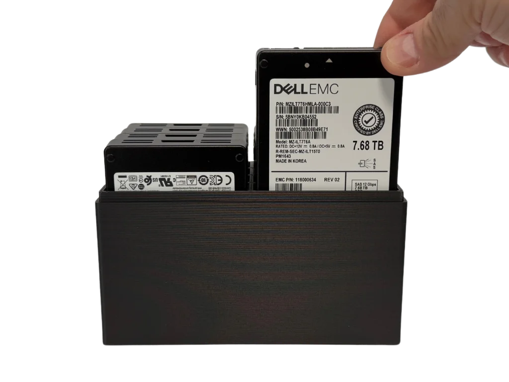 8x 2.5" Enterprise SAS SSD Container product image (2)