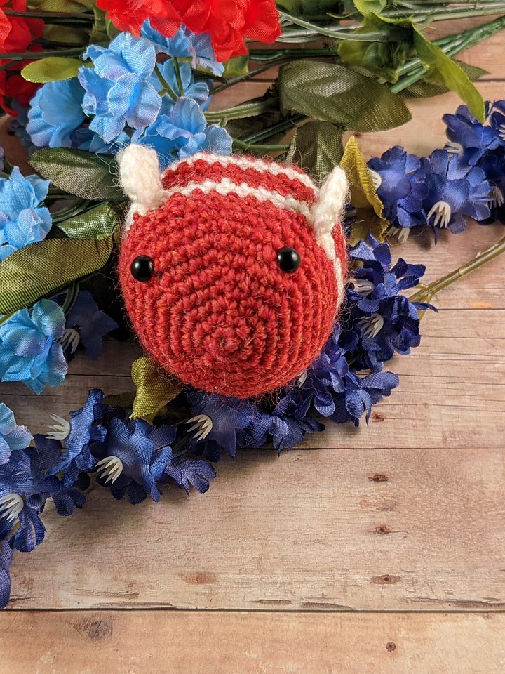 [PRE-ORDER] Santa Bee Plush product image (2)