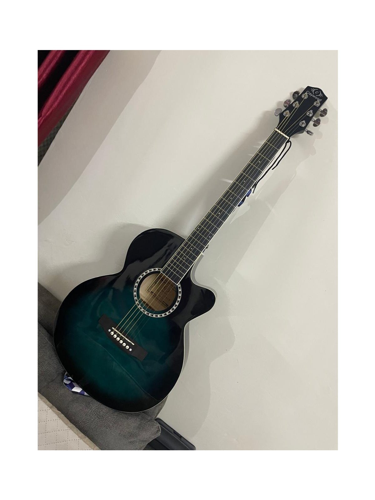 Guitar product image (3)
