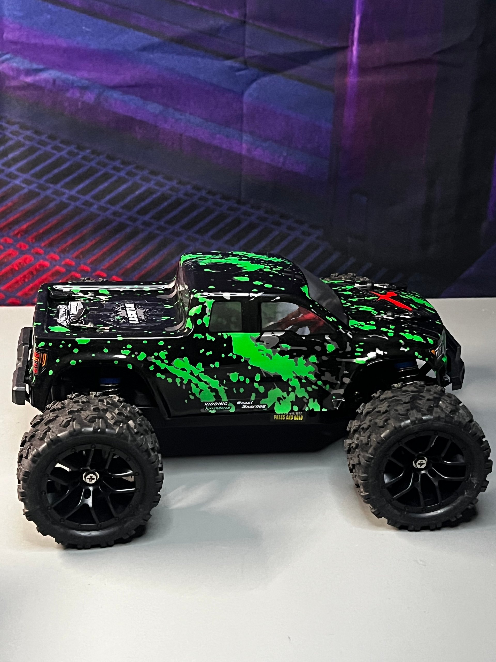 HBX 18859 1/18 Off-Road Truck + RAD351 RC Speedboat Bundle — Used Once product image (4)
