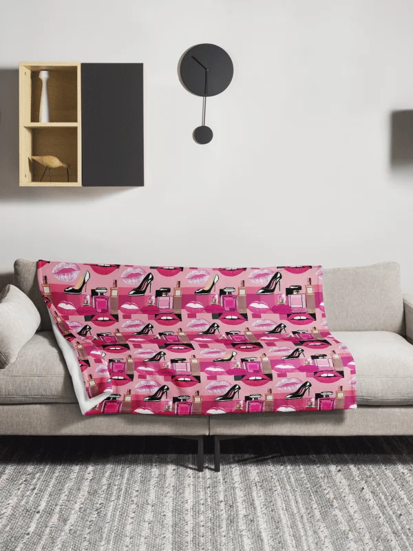 Chic Beauty Throw Blanket product image (1)