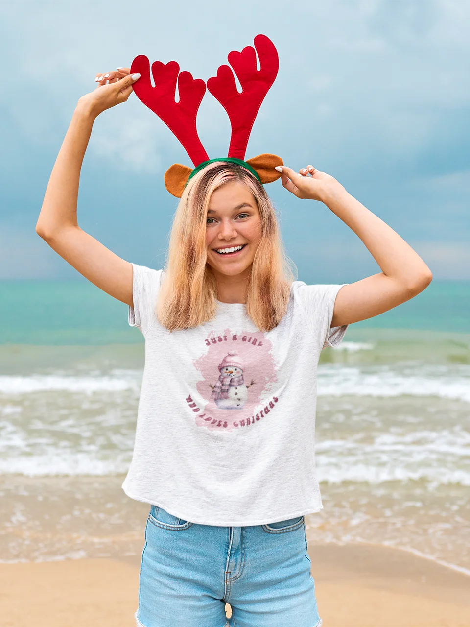 Just a Girl Who Loves Christmas Tee product image (1)