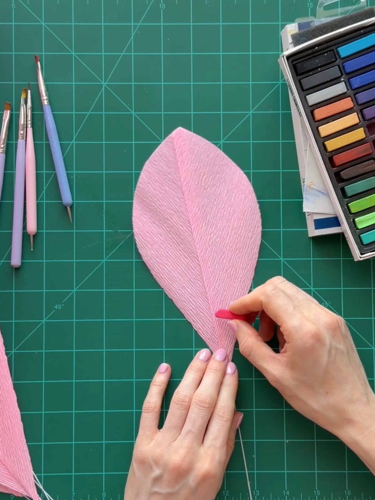 DIY Giant Crepe Paper Lily Flower: 3 sizes Templates from Video Tutorial + Materials Checklist product image (5)