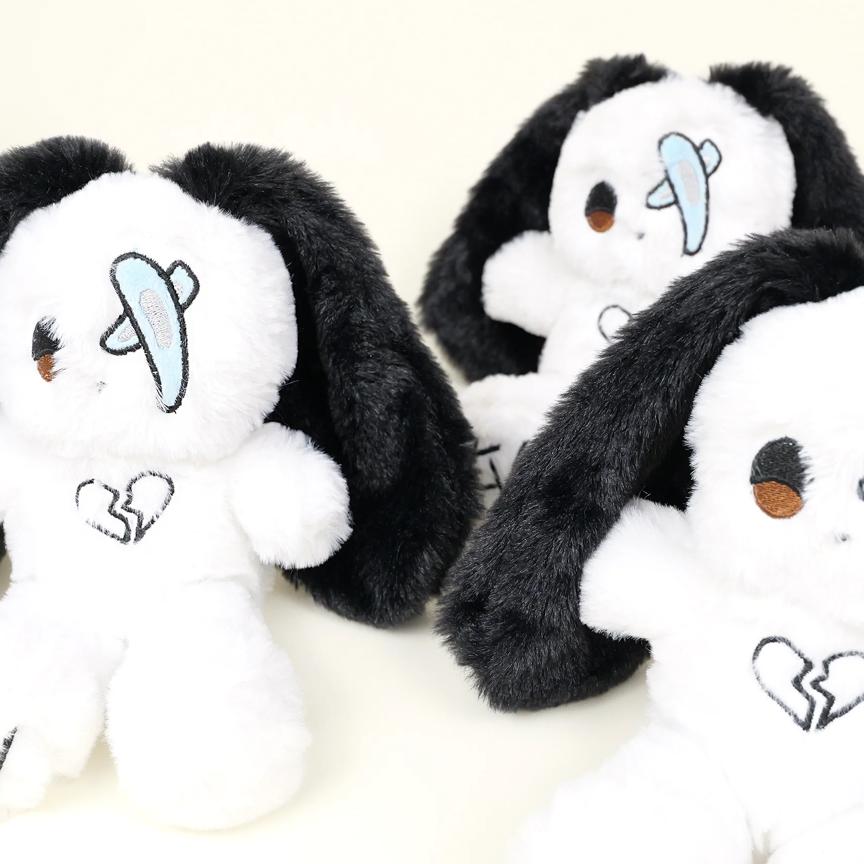VYVEE Plushie product image (6)