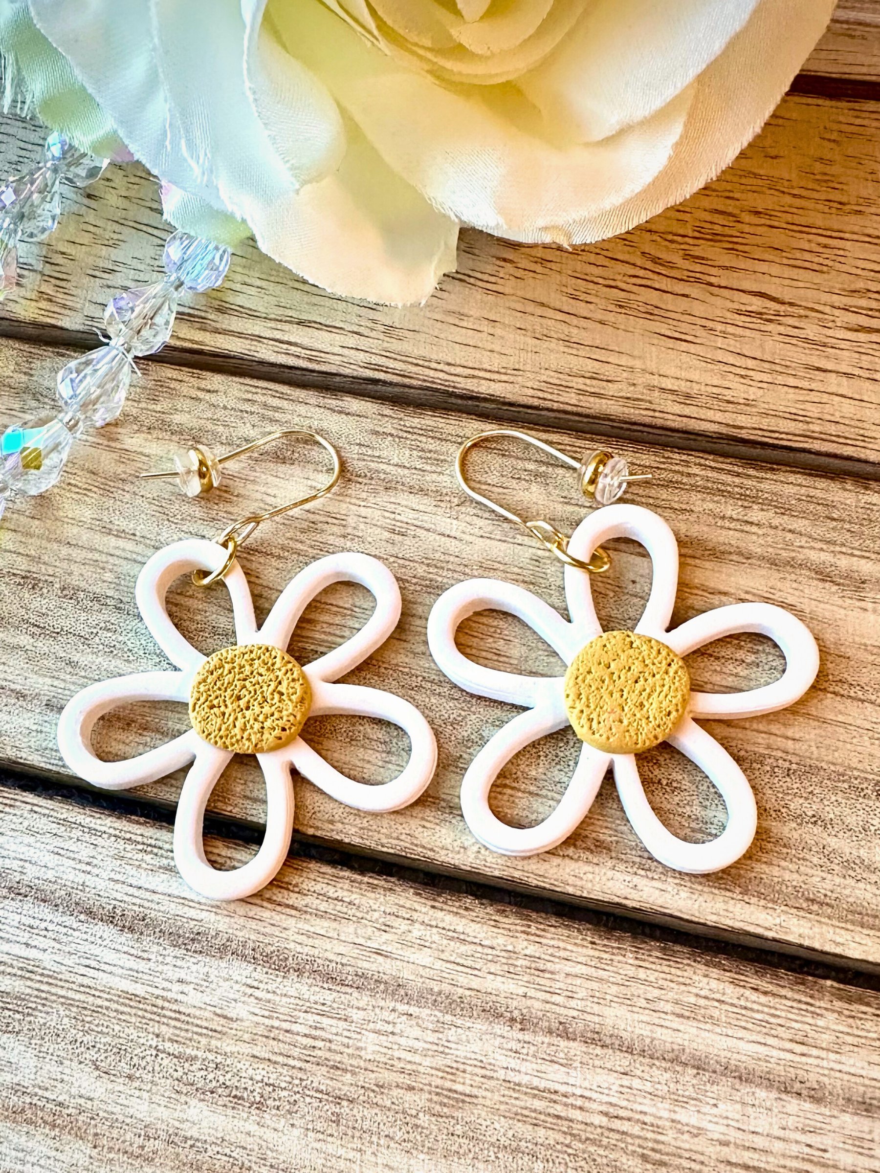 Daisy Bloom Earrings – White Floral Clay Dangles product image (5)