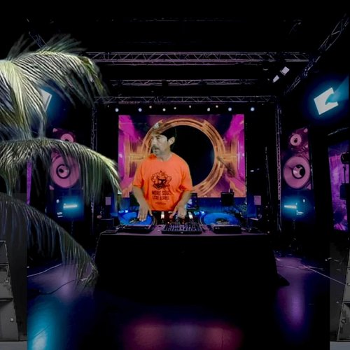 From the pop up set @twitch 6 hrs last night testing out the stems @serato. 
Flippin the Lord Finesse live on the wheels of s...