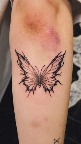 just a little soul expansion🦋🤍
.

#Butterfly #FineLine #auburn #Opelika #tattooartists