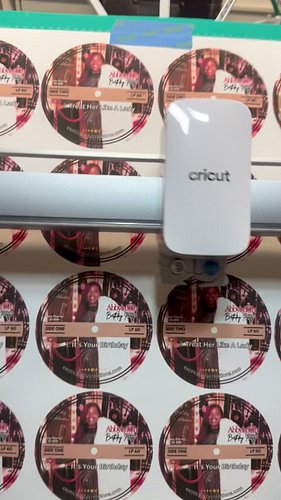 The Cricut Venture cutting 20 Record Vinyl Labels in real time. It would have taken me 3 Hours to cut these labels using the ...