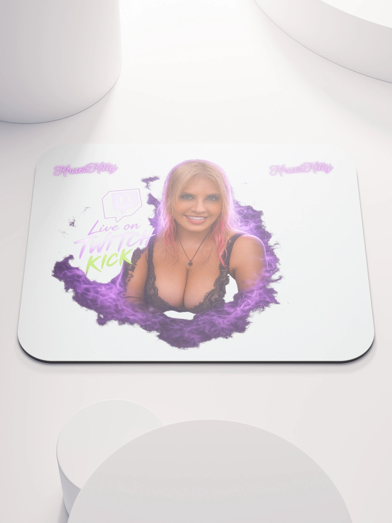 Kitty loves the mouse product image (1)