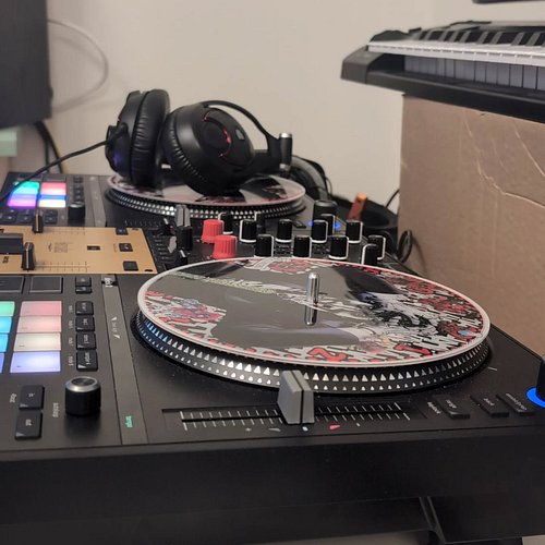 @coolorcaps I'm loving these as my new pitch fader caps