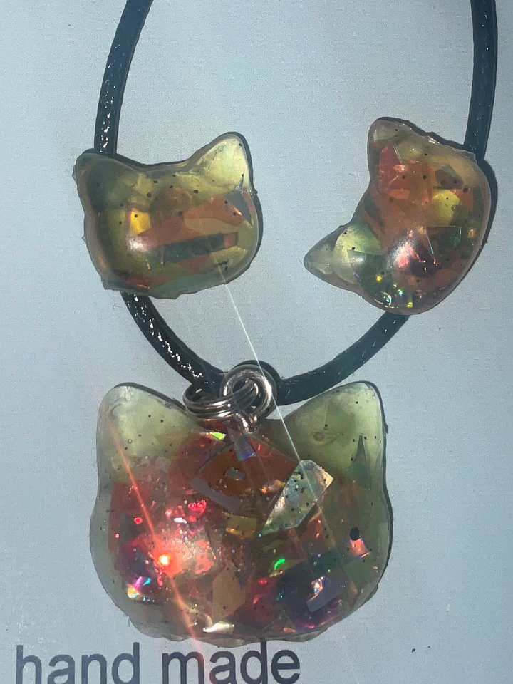 Cats are Back - Opal Pendant and earring set - Holgram product image (1)