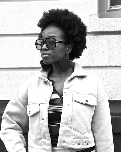 1. Outside more, occasionally. 

2. Beautiful black people at the Groove NU vol 2. hosted by @macwondo 

3. Caught @artmurri ...