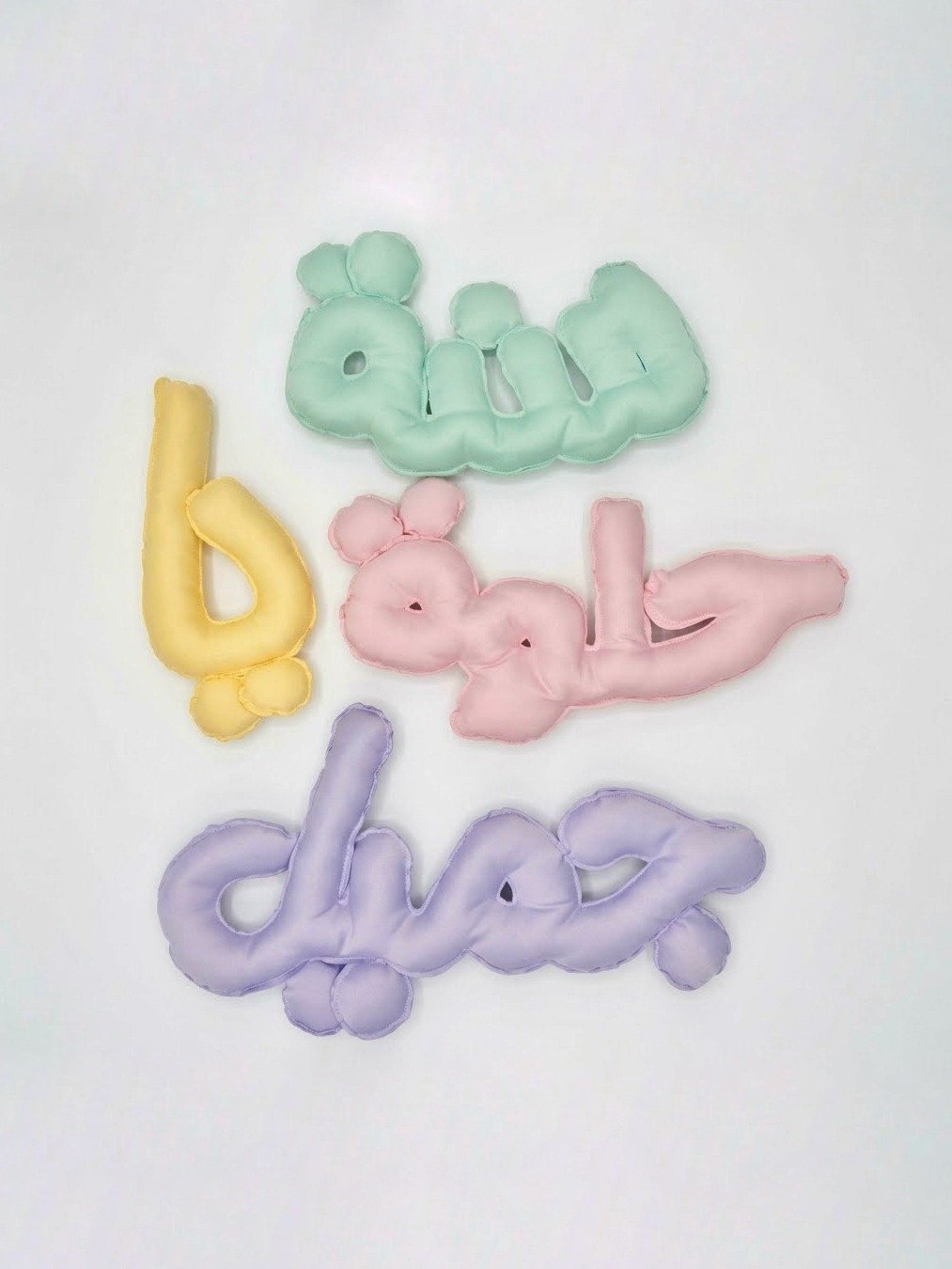 متأثرة 2 - عينة سنة حلوة يا جميل (حلوى) product image (1)