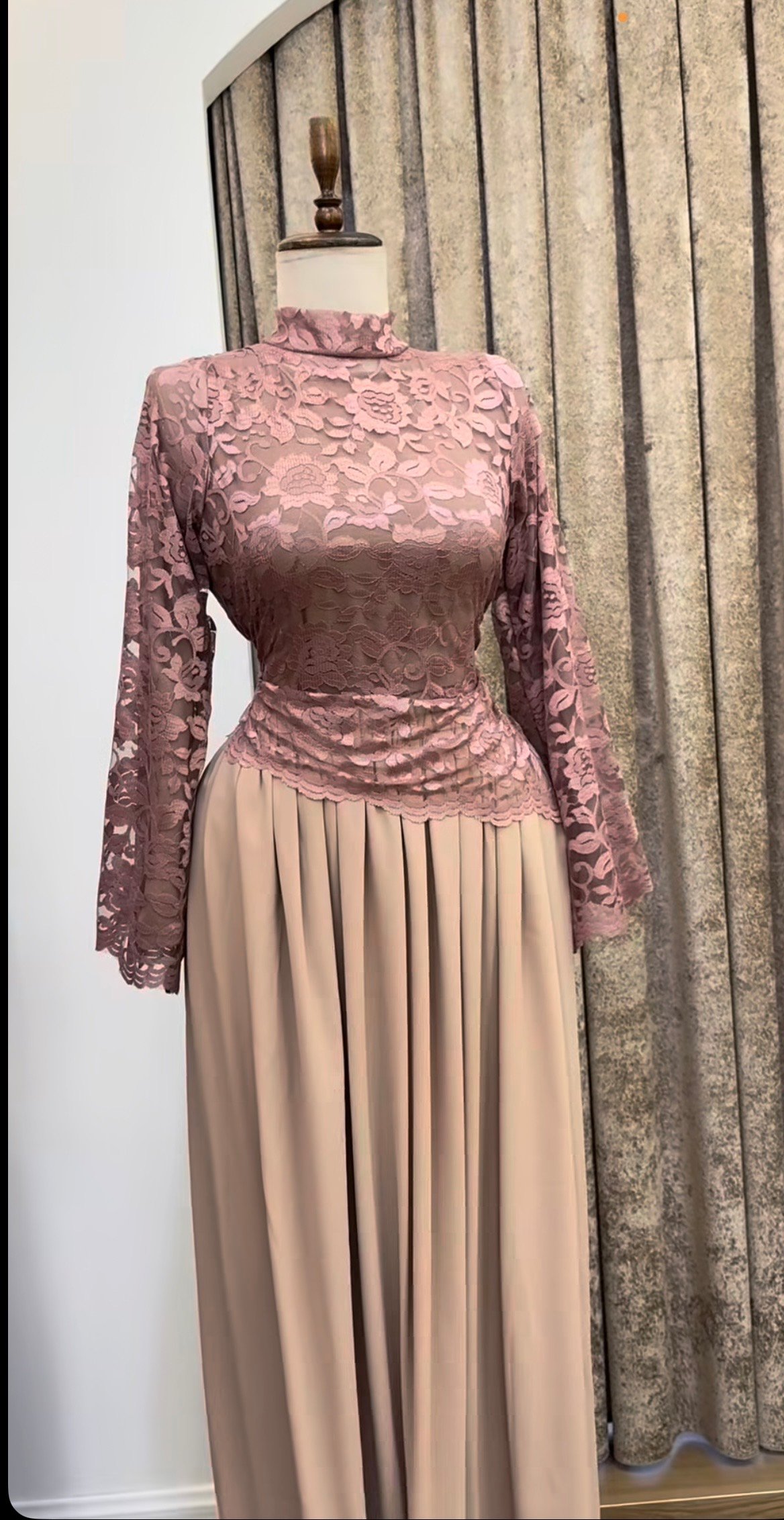 Luxury dress product image (4)