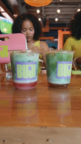 How long would you wait for matcha? 

I waited 2 and a half hours for just to try some matcha from @bujimatcha . There was on...