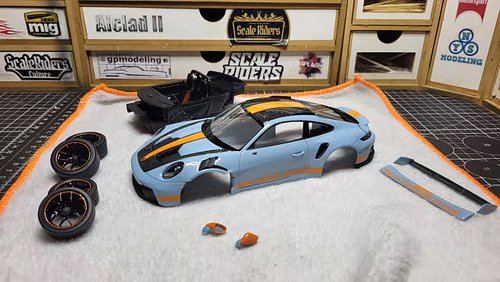 The final details has been put on the body and that is ready for the Marion process! For the interior and Chassis then it wou...