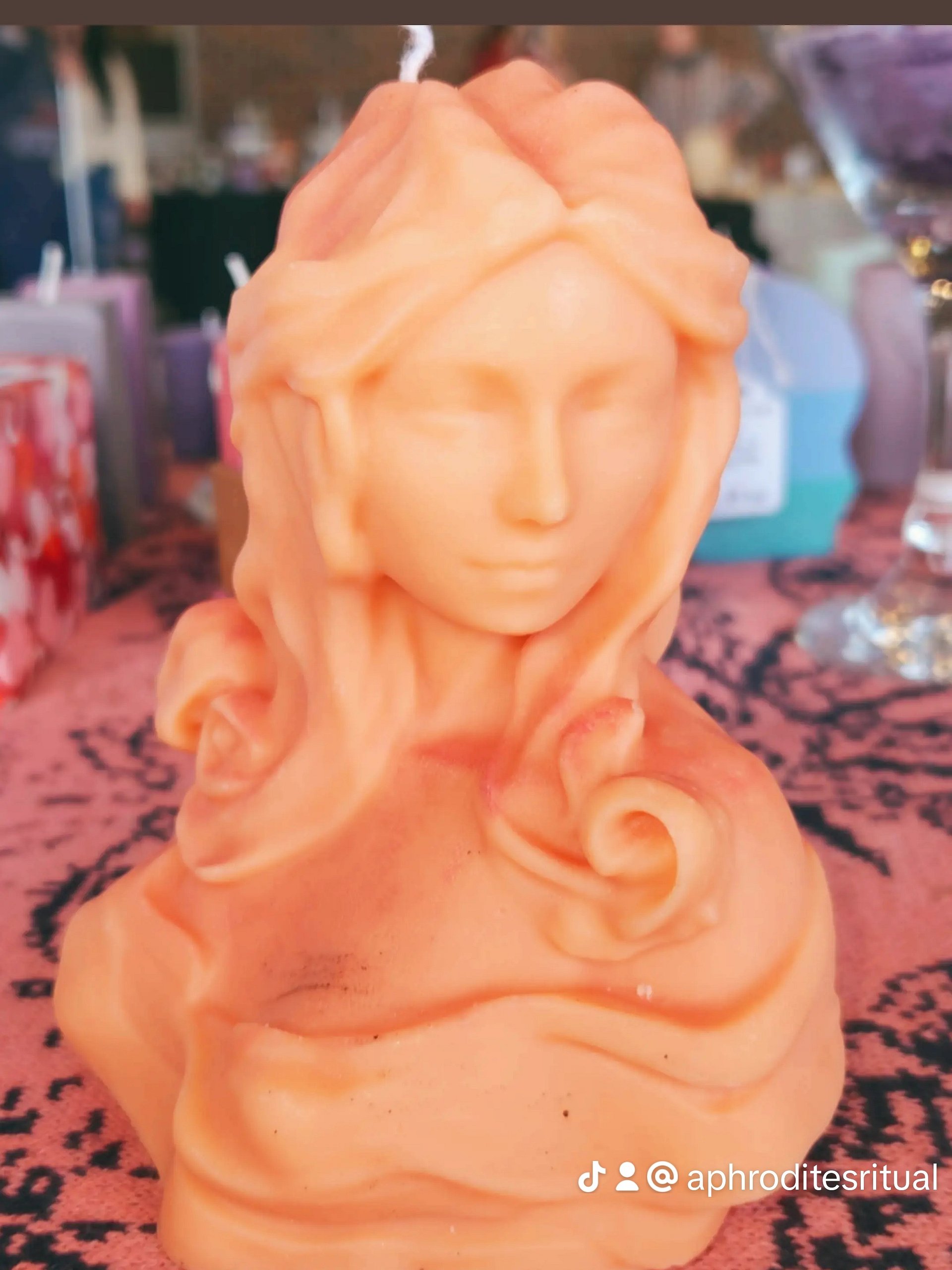 Aphrodite Goddess candle product image (1)