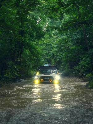 🤦🏻‍♂️ flooded the cab with water AGAIN! My buddy Craig took a swim hooking me up too. Eventful weekend. 🤪