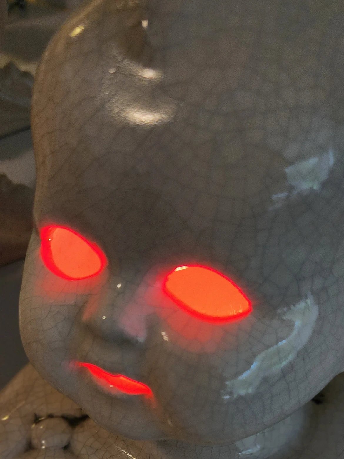 Creepy Doll Head Lamp "Braaaains" product image (7)
